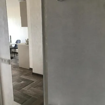Apartment Apart Assistant On Victory